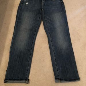 Cropped boyfriend jeans